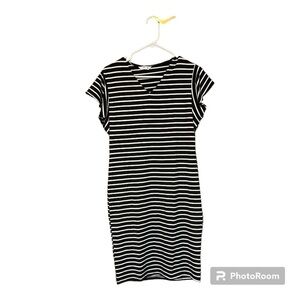 Black white stripe knit dress V-neck bat wing cap sleeves medium capsule…